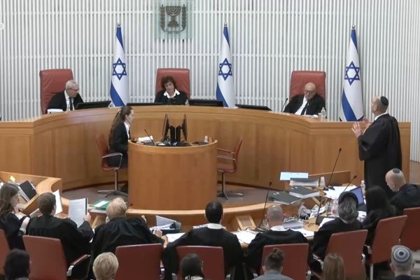 הדיון בעליון: ברק-ארז, שטיין, גרוסקופף [צילום: הנהלת בית המשפט]