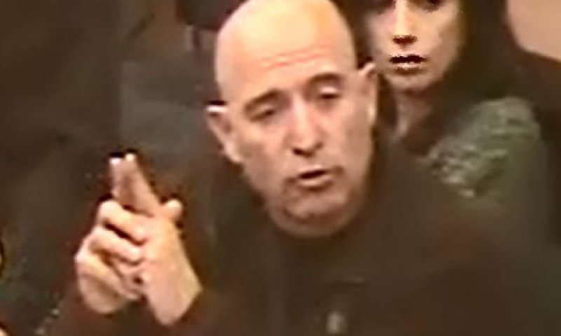 אנג'וני. הדג מסריח מהראש