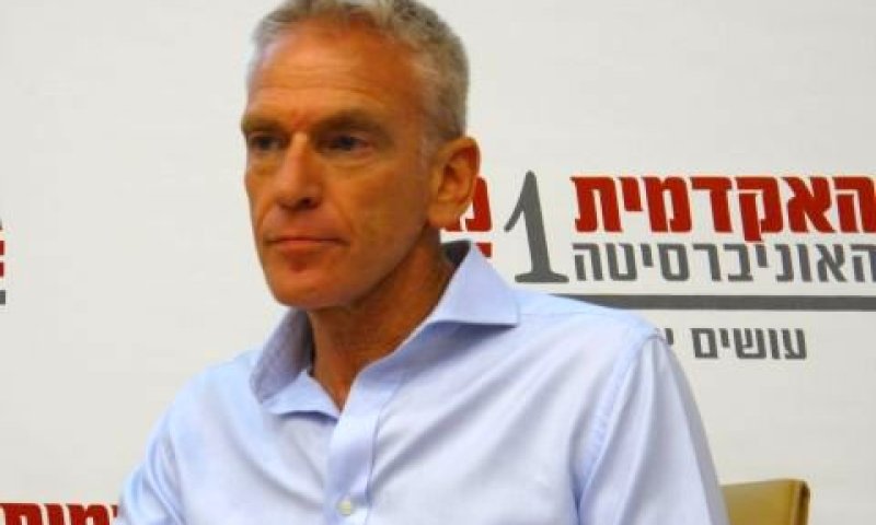 לנדס. היחס המועדף לכספים של יהודים פוגע ברמה המדינית [צילום: יח"צ]