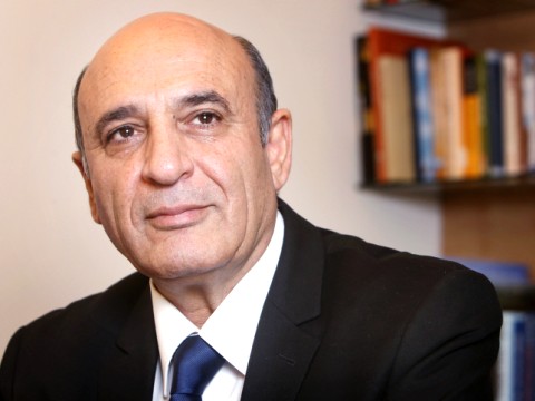 מופז. קושר ההחלטה לאירן [צילום: פלאש 90]