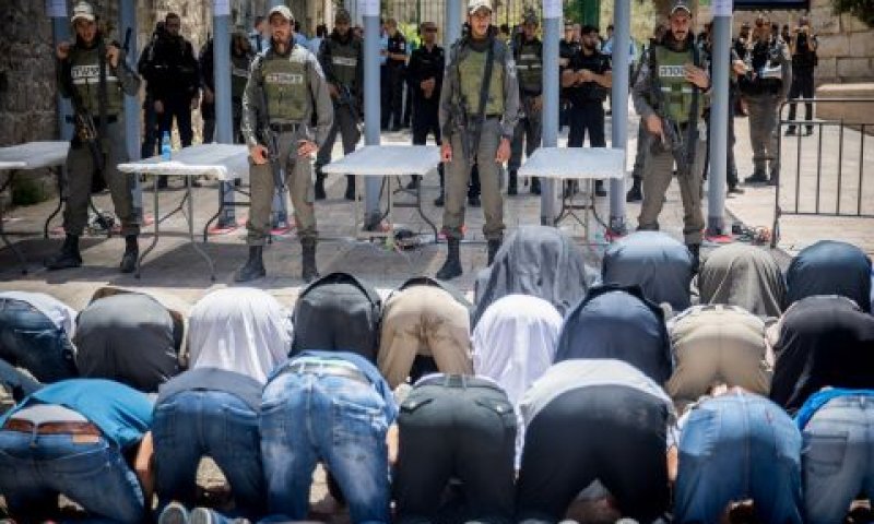 התקפלות בפני הוואקף או שמירה על ביטחון? [צילום: יונתן זינדל/פלאש 90]