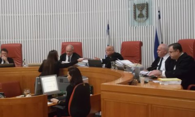 שופטי ההרכב. הבקשה נדחתה