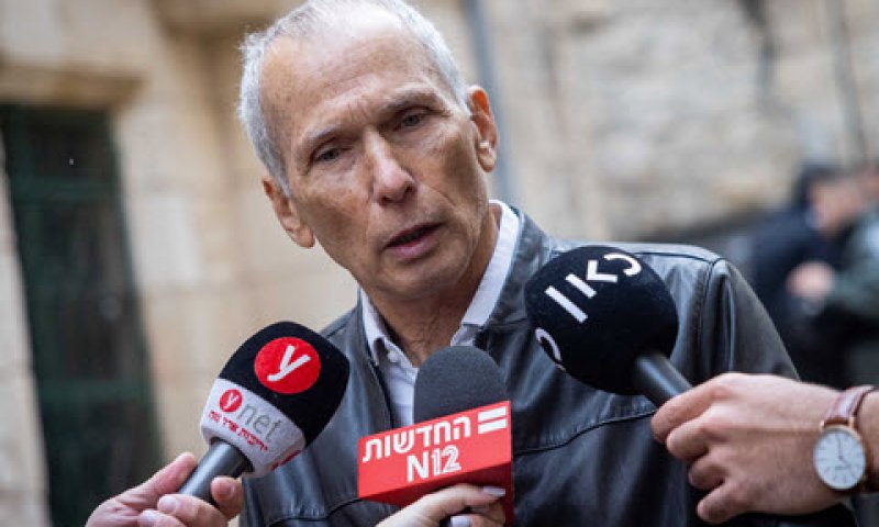 השר בר-לב. במוקד הסערה [צילום: יונתן זינדל/פלאש 90]