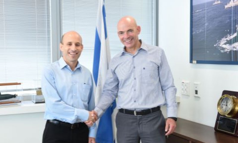מימין: דני גולד, אופיר שהם [צילום: דנה שרגא, משרד הביטחון]