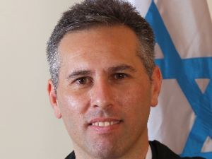 השופט זגורי. פיסה נכבדת מזהות הילדה תתערער [צילום: בוצ´צ´ו]