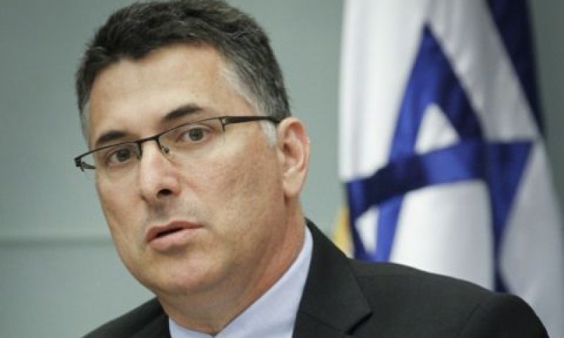 סער. נשאר עם המשפחה [צילום: פלאש 90]