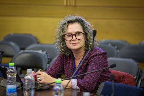 מאיה שולמן, מהנדסת אגף רשת ירושלים והנגב, חברת חשמל [צילום: נועם מושקוביץ/דוברות הכנסת]