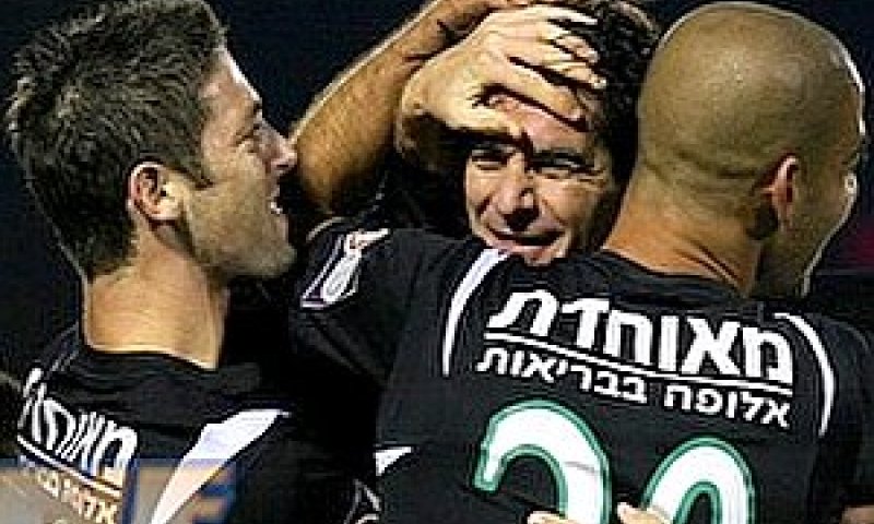 אפק, בוקולי וקטן חוגגים ניצחון [צילום: ONE]
