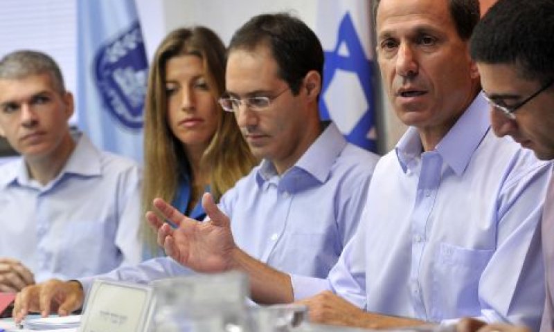 שמואל האוזר, יו"ר רשות ני"ע [צילום: יח"צ]