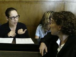 פחימה ופרקליטתה, סמדר בן-נתן, בבית המשפט [צילום: AP]