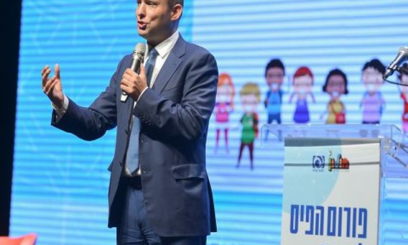 בנט. עובר לאנגלית מדוברת [צילום: אבי דישי/פלאש 90]