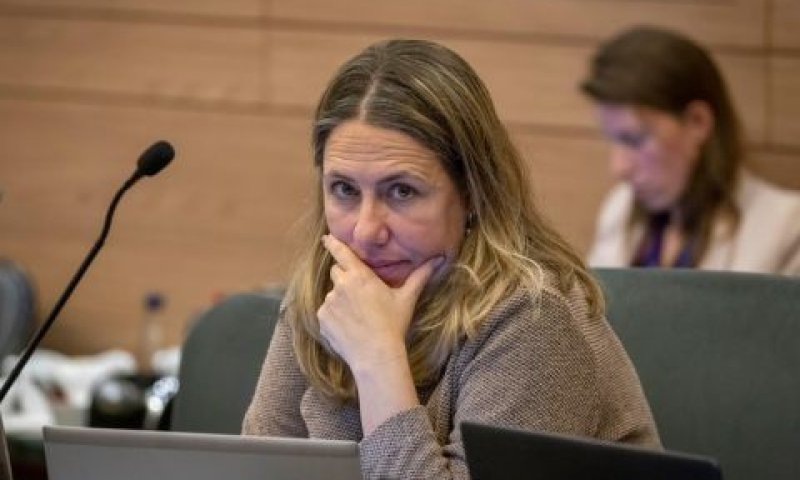 סומפולינסקי. "שכבה מורמת מעם" [צילום: נועם מושקוביץ, דוברות הכנסת]
