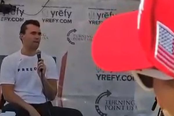 קירק, רגע לפני שנורה [צילום: שימוש לפי סעיף 27א לחוק זכויות יוצרים]