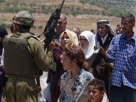 מחסום חווארה אמש [AP]