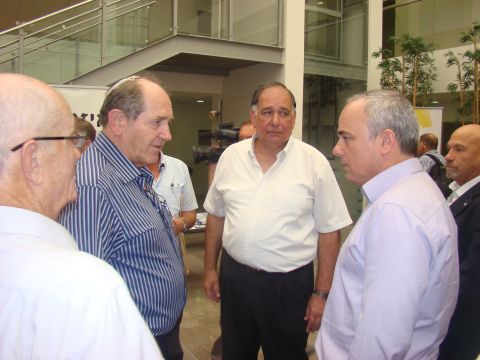 שר האוצר שטייניץ עם ראש עיריית חיפה יהב ונשיא מרכז כרמל, פרופ' טלר [צילום: מרכז אקדמי כרמל - יחסי ציבור]