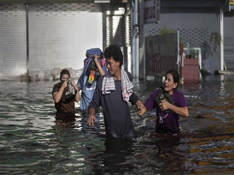 תושבי בנגקוק התבקשו להתפנות [צילום: AP]