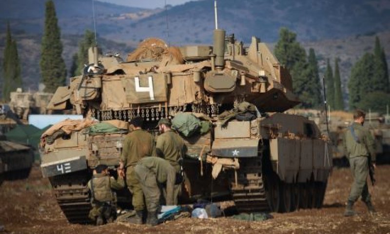 "חיילים העסוקים בלחימה יאכלו כדרכם" [צילום: דוד כהן/פלאש 90]