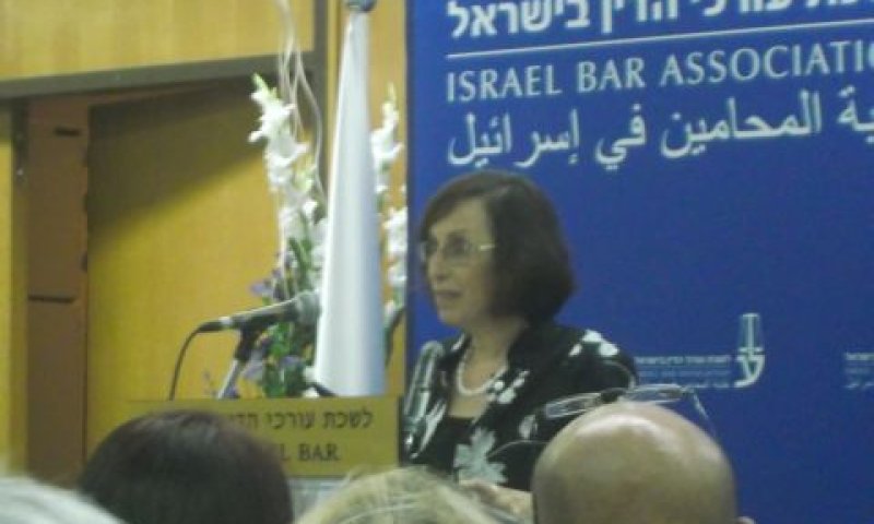 פרוז'ינין. "דעתה ננעלה"