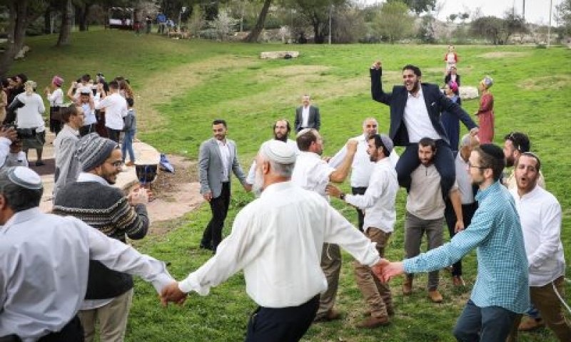 חתונה בצל הקורונה [צילום: גרשון אלינסון, פלאש 90]
