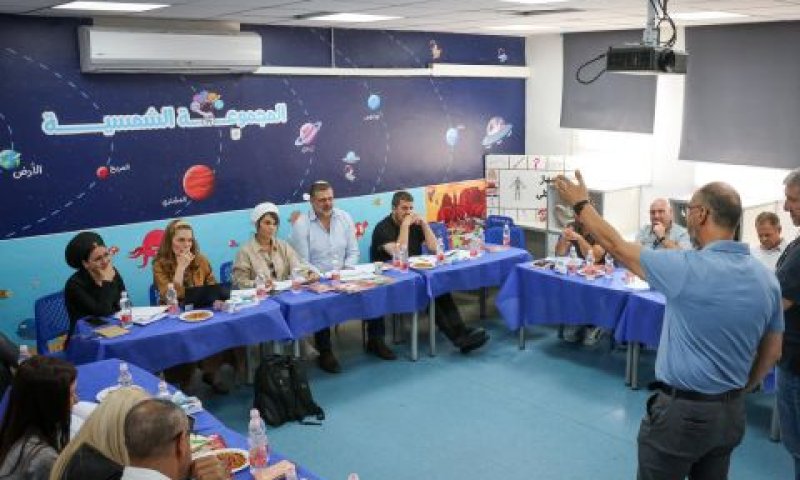 חברי כנסת בבית ספר במזרח ירושלים [צילום: נועם מושקוביץ/דוברות הכנסת]