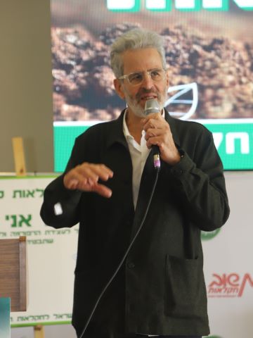 שני. מקבל את הפרס [צילום: ועידת ישראל לחקלאות]