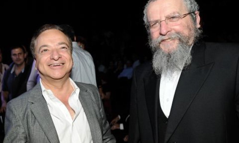 מחווה ציבורית לרב פירר [צילום: וי פי אר]