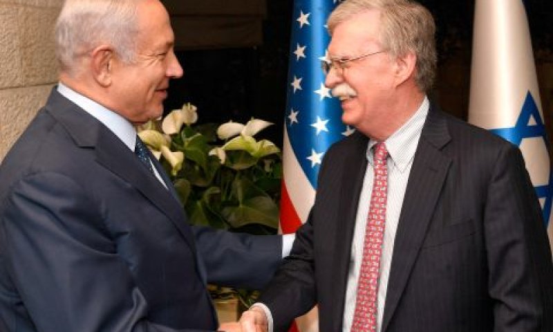 בולטון עם נתניהו. ברית עמוקה [צילום: מאט שטרן/פלאש 90]