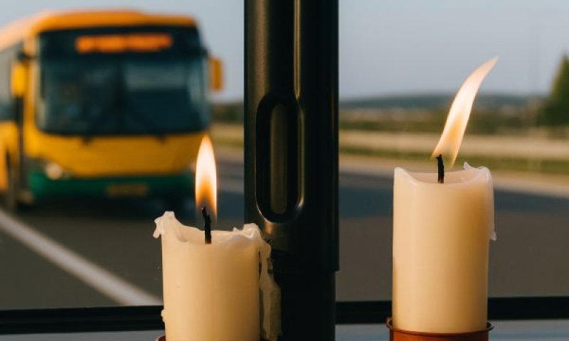 ציבורית בשבת. פוגעת בשירות בימי החול [עיבוד AI]