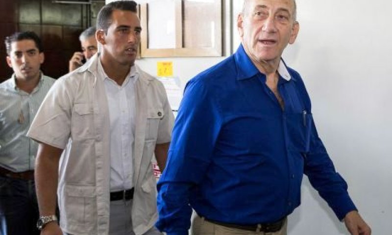 אולמרט. רק 15 התכתבויות [צילום: AP]