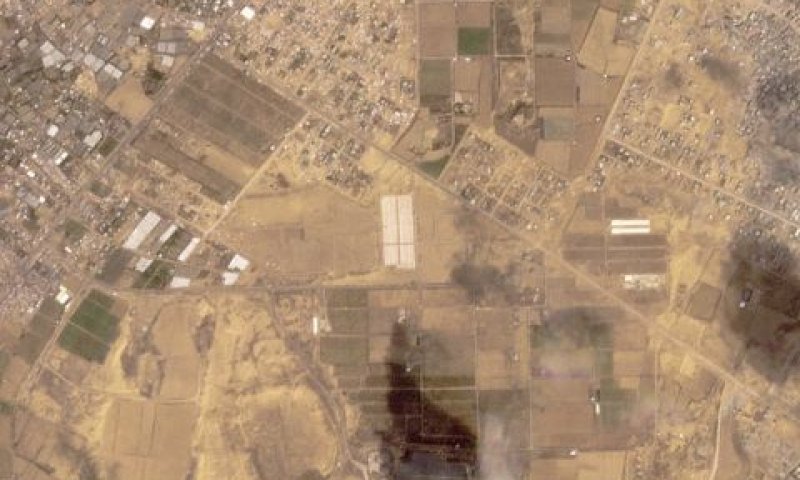 מתחם אוהלים החדש, ראו במרכז התמונה [צילום: Planet Labs PBC באמצעות AP]