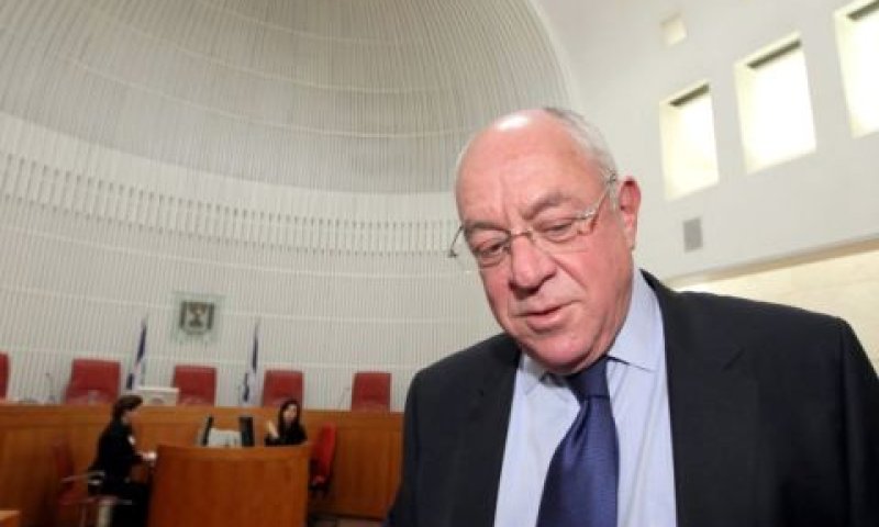 רוני בר-און בביהמ"ש העליון. הוראת-שעה במקום שינוי בחוק היסוד [צילום: פלאש 90]