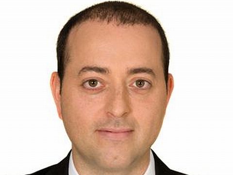 בראש מחנה גוזמן. רו"ח אורי לזר [יח"צ]