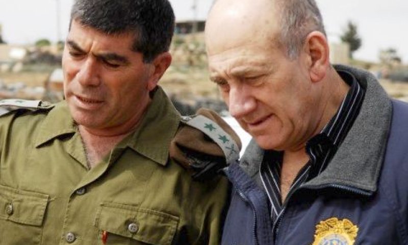 אולמרט, אשכנזי. "הפרה יסודית" [צילום: דו"צ]
