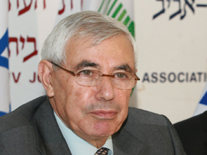 ודור הולך. רוזן פורש לאחר תשע שנים