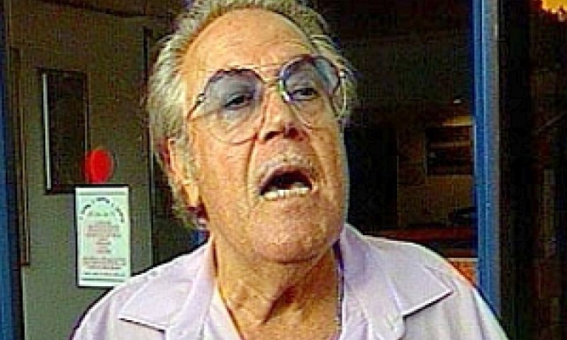 אביו של רפאל אנג'ל. פחד להתלונן במשטרה