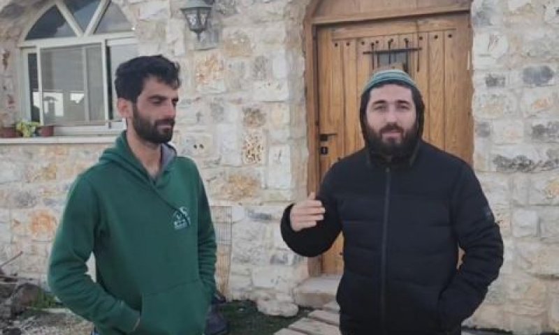 צבי סוכות וינון לוי