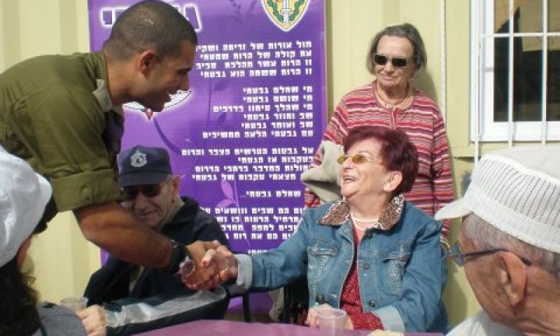 מרים ברקוביץ' במוצב [צילום: יח"צ משען]