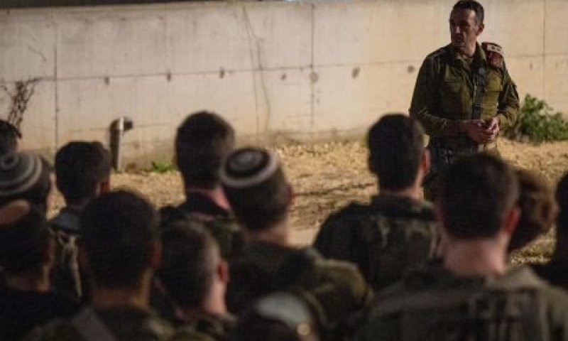 רא"ל הרצי הלוי בפני לוחמי יהל"ם [צילום: דובר צה''ל]