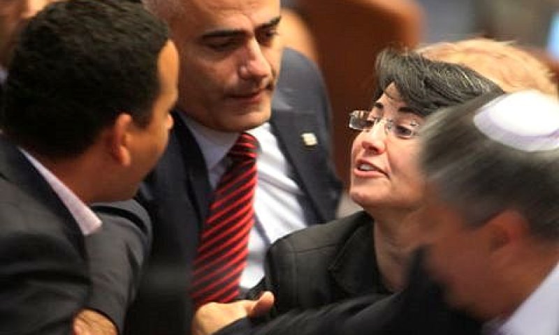 זועבי בעימות בכנסת [צילום: פלאש 90]