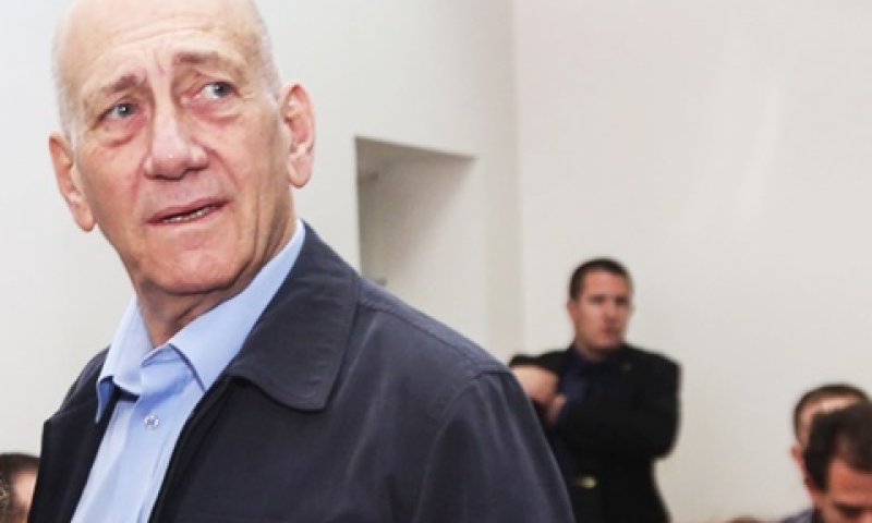 אולמרט, הבוקר בבית המשפט. היומנים וההקלטות של זקן קבילים כראיות [צילום: פלאש 90]