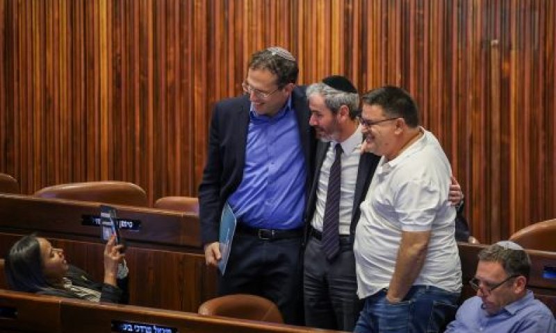 מיכאל ביטון, יוסי טייב ומשה טור פז [צילום: נועם מושקוביץ/דוברות הכנסת]