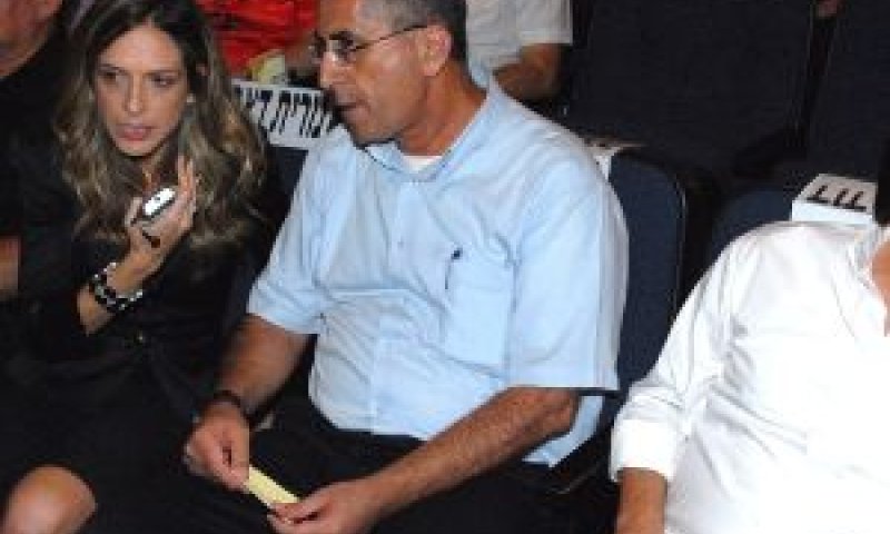 מנכ"ל הרשות השנייה מנשה סמירה וראש אגף רדיו עידית צרנוביץ [צילום: קובי קואנקס]