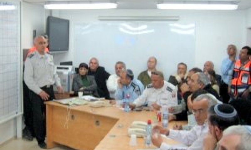 הערכת מצב ב"בור" עיריית אשקלון. ערוכים להפעלת "צבע אדום" [צילום: עיריית אשקלון]