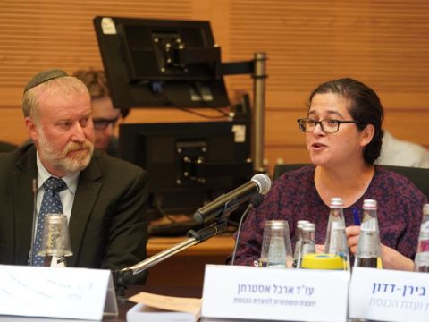 עו"ד אסטרחן והיועמ"ש [צילום: דוברות הכנסת]