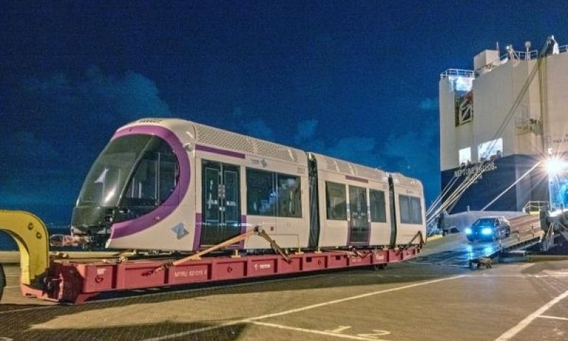קרונות הקו הסגול [צילום: ורהפטיג ונציאן]