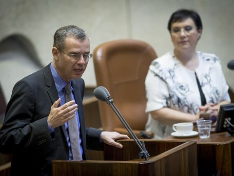 השר יריב לוין [צילום: יונתן זינדל/פלאש 90]