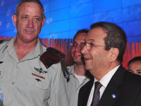 השר ברק והרמטכ"ל גנץ בקבלת הפנים [צילום: משרד הביטחון]