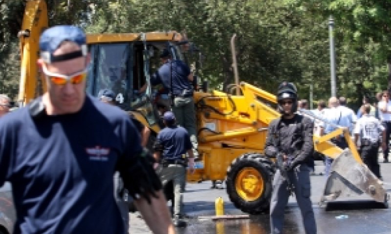 פיגוע הדחפור בגן הפעמון [AP]