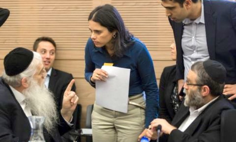 חברי הוועדה לשוויון בנטל. הדיונים נמשכים [צילום: פלאש 90]