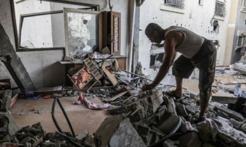 הריסות בית במרכז רצועת עזה [צילום: עבד אל-רחים חטיב/פלאש 90]